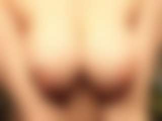 RowenaGossett's Live Sex Cam Show