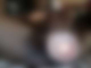 Cookieredkakes MILF webcam performer live streaming
