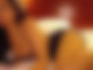 Live cam show with Maya Indica - Landingstrip on Hubzter Live
