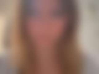 Live cam show with MillieDesire - Blonde Hair on StripNow