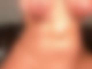 Live cam show with Sophie Lanne - Body Massage on StripNow