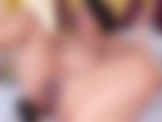 Live cam show with KendralHolson - Blonde Hair MILF on Camming Site