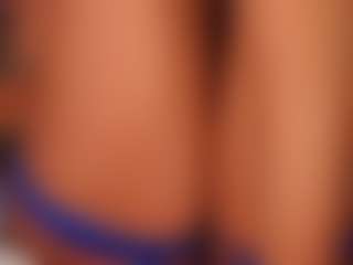 Live cam show with TanyaKross - Flashing on SquirtSoMuch