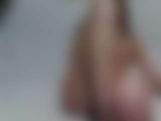 AnnaHotSquirt's Live Sex Cam Show