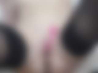 AnnaHotSquirt's Live Sex Cam Show