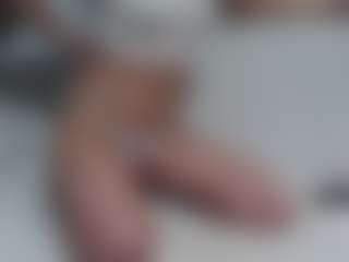 AnnaHotSquirt's Live Sex Cam Show