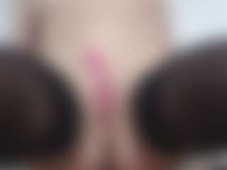 AnnaHotSquirt's Live Sex Cam Show