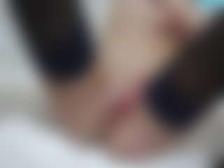 AnnaHotSquirt's Live Sex Cam Show