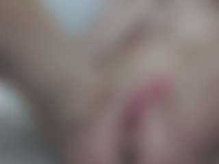 AnnaHotSquirt's Live Sex Cam Show