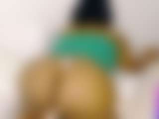 Live cam show with BEST DICK SUCKER ON CAMSODA - Hairy Pussy Latina on Camsoda