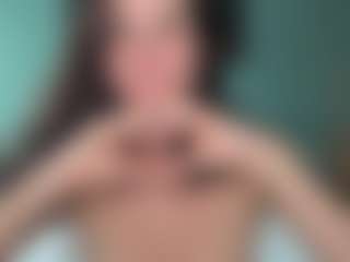 Live cam show with Lora - Fingering on madthumbs