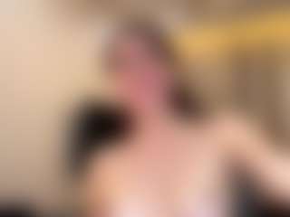 Lora's Live Sex Cam Show