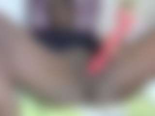 Live cam show with Sweetsanta98 - Ebony Petite on SpunkLive