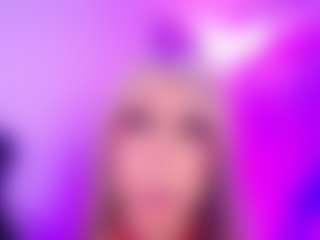 Spettacolo in cam dal vivo con AnieDoll - Smoking su Camsoda