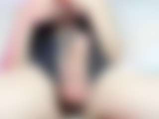 Live cam show with Tati-Gill - Lean on intimatelivegirls.com