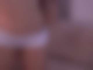 Live cam show with Bella - Striptease on Camsoda