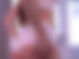Bella's Live Sex Cam Show