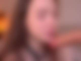 Bllowjoyy's Live Sex Cam Show