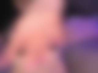 Bllowjoyy's Live Sex Cam Show