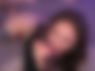 Live cam show with Bllowjoyy - Teen (18+) on livesuperchat.net