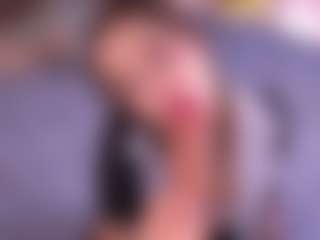 Bllowjoyy's Live Sex Cam Show