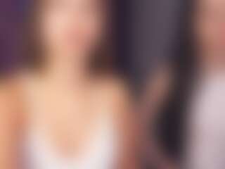 Live cam show with Lea - Sucking on Camsoda