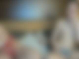 Live cam show with RoxySnowey - Lesbian on CamwithHer
