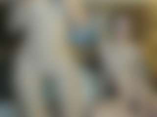 Live cam show with RoxySnowey - Petite on Streamer API