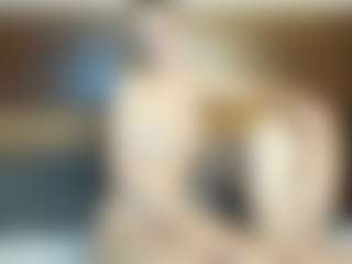 RoxySnowey's Live Sex Cam Show