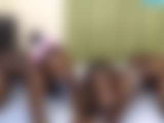 Live cam show with Black-betty - Petite on live18s.com