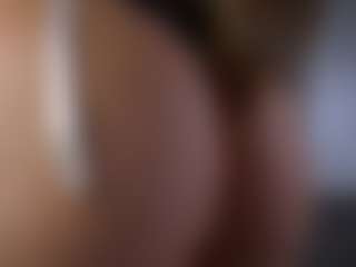 Live cam show with Isabella - Sporty on Gym Cam Girls
