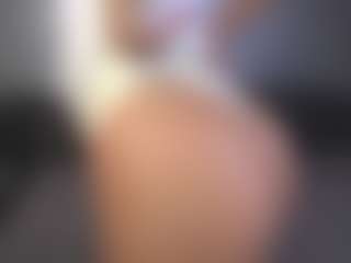 Live cam show with Isabella - Bitch on CamSodaAdn