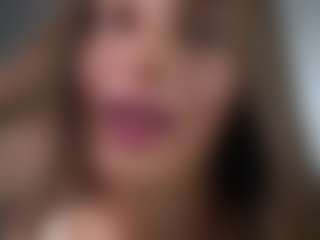 Live cam show with Isabella - Sporty on madthumbs