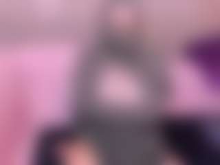 Live cam show with Cloe-adams - Full Nudity on SxyPornLive