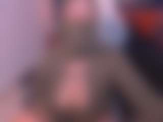 Live cam show with Cloe-adams - Trimmed Arab on TeamSkeetLive