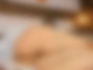 Live cam show with PerlaPreciosa - Facial on StripNow