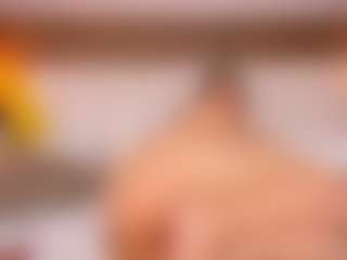 Live cam show with PerlaPreciosa - Body Massage on Camming Site
