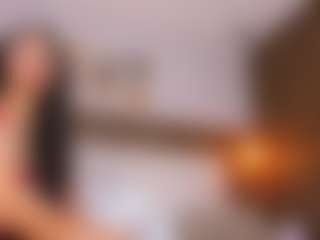 Live cam show with PerlaPreciosa - Camel Toe on TeamSkeetLive