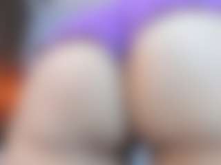 Live cam show with PerlaPreciosa - Facial on Camsoda