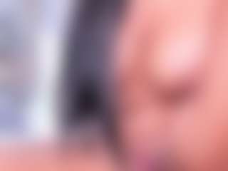 Live cam show with SalomeBenz - Fuck Machine on intimatelivegirls.com