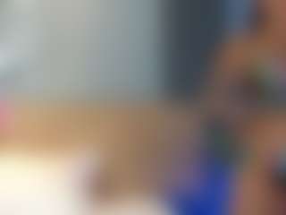 Live cam show with Elise Naughty - Butt Plug on SxyPornLive