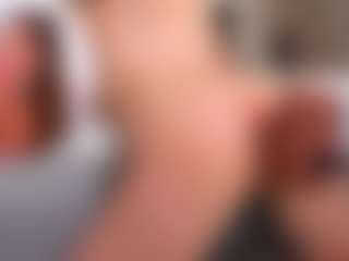 Live cam show with LynetteArrowsmith - Normal on Strip Flash - Live Sex Shows