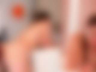 Live cam show with LynetteArrowsmith - Green Eyes on Milfs Live