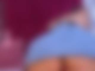 Live cam show with JESSY-CORTES - Pegging on Camsoda