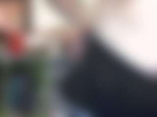 Live cam show with average-girl - Thick on SquirtSoMuch