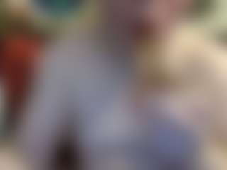 Live cam show with average-girl - Hairy Pussy on SquirtSoMuch