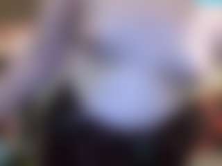 Live cam show with average-girl - Average on studioflirtlive.com
