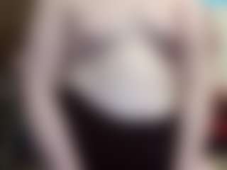 Live cam show with average-girl - Average on Camsoda