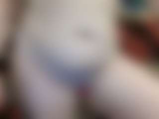 Live cam show with average-girl - Average on CamClone
