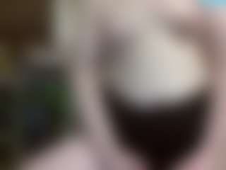Live cam show with average-girl - Role Play on SquirtSoMuch
